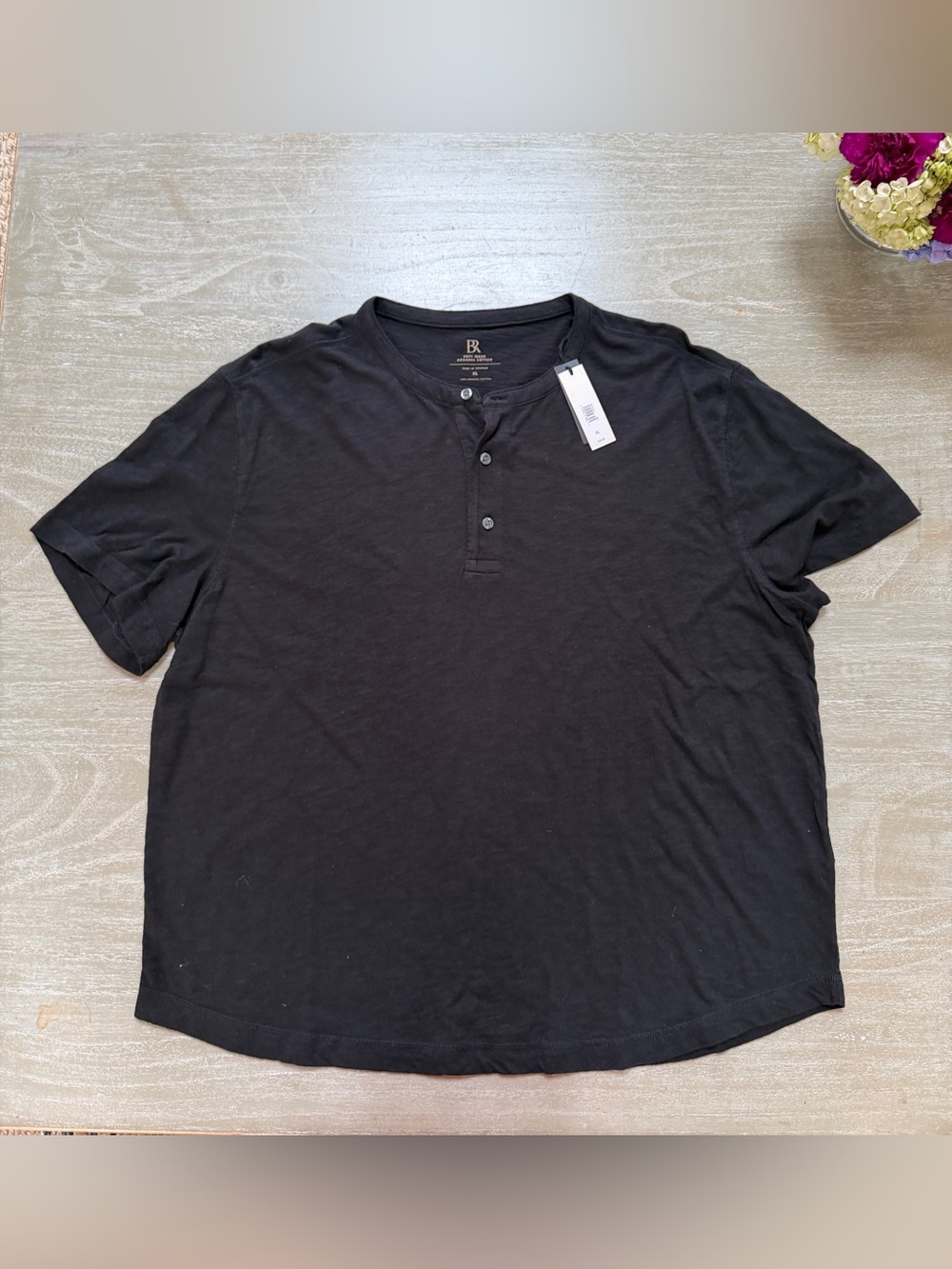 Banana Republic Men’s Cotton Henley. Size XL. New with tags.
